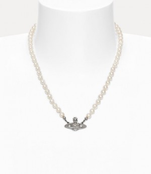 Vivienne Westwood Man. Mini Bas Relief Pearl Necklace Platinum / Cream Pearl / Crystal | 604215LPU